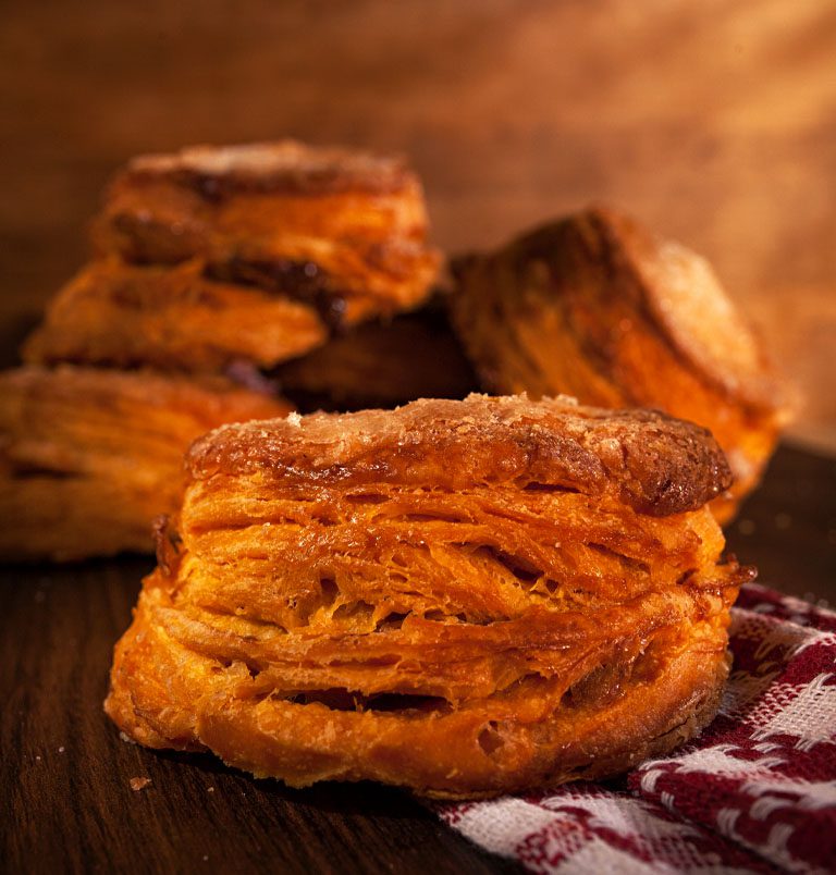 closeup-shot-freshly-baked-homemade-colombian-pastry-table
